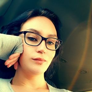 Meet your Posher, Alexandra